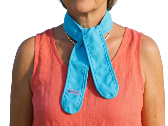 Aqua coolkeeper koelsjaal ocean blue om de nek