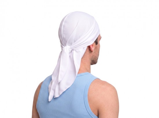 Voorbeeld van iemand met een Cooling Head Towel Wit van achteren gezien