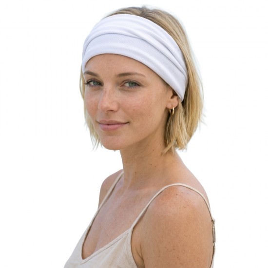 Voorbeeld van iemand die een Cooling towel col wit als hoofdband draagt