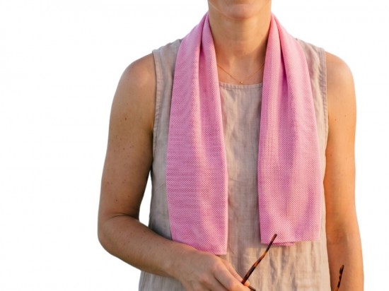 Cooling towel roze om de nek