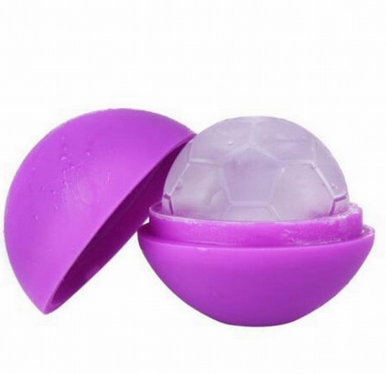 IJsblokje vorm voetbal